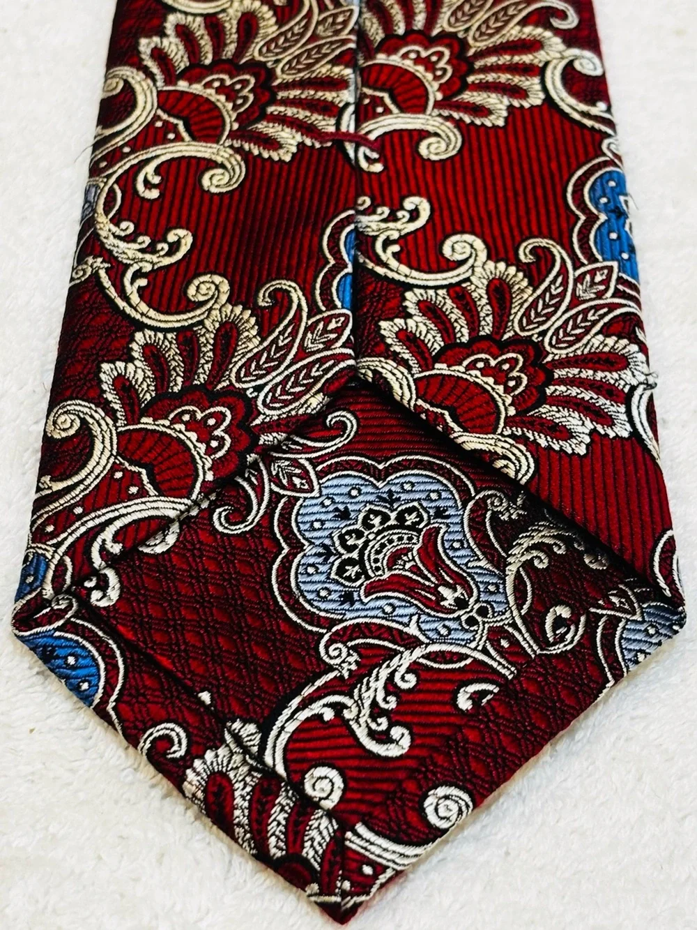 Brand New Stylish Tie By JOS A. BANK (Signature Collection)